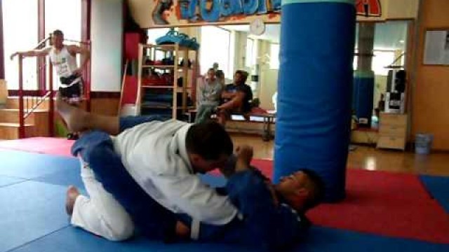 'Alcorac Caballero Vs Ari Jinama  -    jiu-jitsu brasileño (ARUCAS FIGHT FITNESS)'