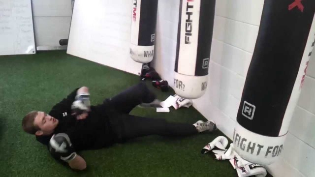 'BARBARIAN BAG DRILL - MMA Workout - Get Fight Fit In 5 Minutes!'