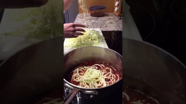 'how to make zucchini noodles taste like spaghetti noodles?'