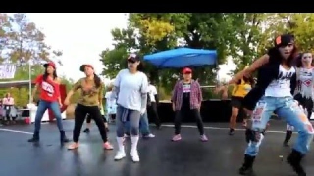 'U-JAM Fitness: a flash mob performance \"Run With The Zombies\" Kelly Park San Jose, CA 10/25/14'