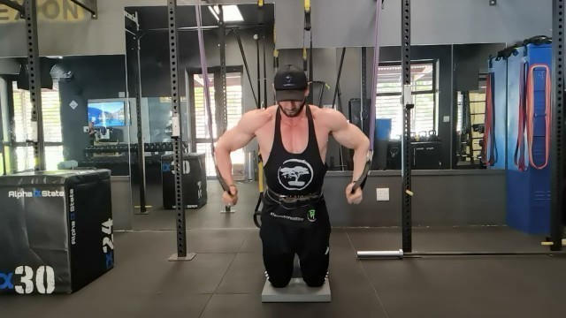 'Chest & Bicep Workout - 3 weeks out from IFBB World Championships In Dubai (Mr and Mrs World)'