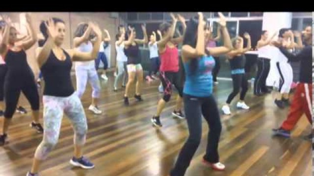 'Salsa,merengue,regueton, cumbia,bachata, en la clase de rumba de Platinum Fitness.f4v'