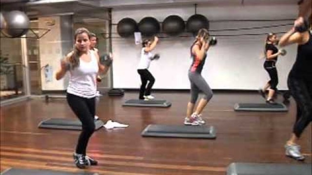 'Tono Step en Platinum Fitness.'