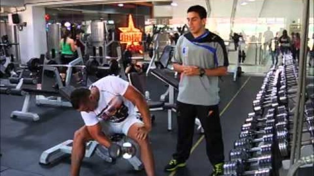 'Ejercicios para el biceps desde el gimnasio Platinum Fitness.'