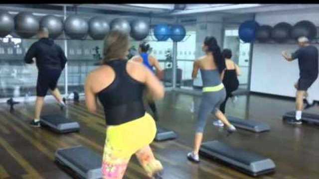 'Define y Tonifica con Step Box en Platinum Fitness.'