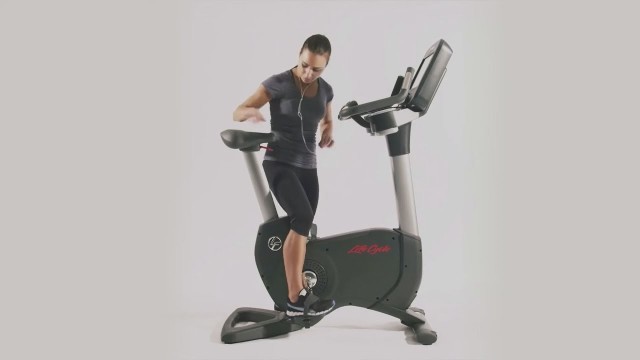 'Life Fitness Platinum Club Series Lifecycle Upright Bike | Fitness Direct'