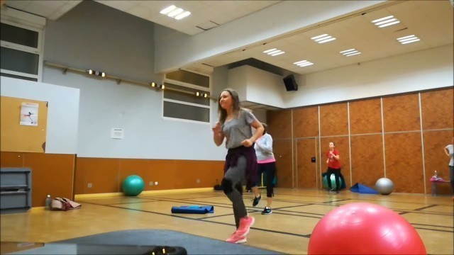 'ÉCHAUFFEMENT RENFORCEMENT MUSCULAIRE DANSE FACILE - WARM UP ZUMBA'