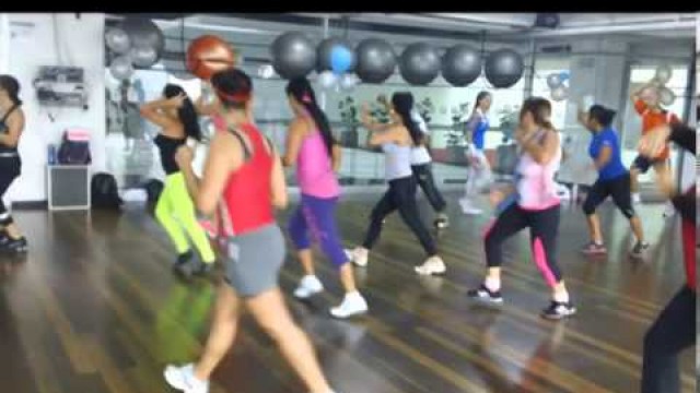 'Super clase de rumba sexto aniversario Platinum fitness.f4v'