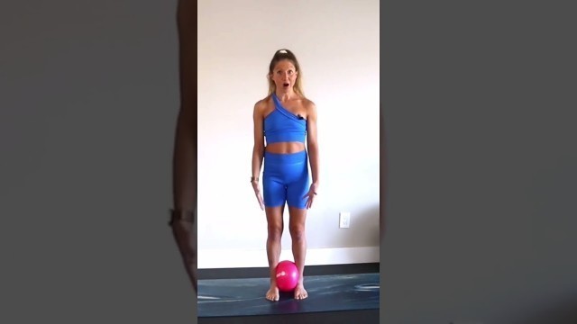 'Pilates mini ball lower body workout (KNEE FRIENDLY!)'