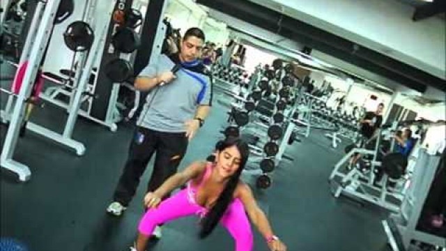 'Ejercicios para las piernas con el bosu desde el gimnasio Platinum Fitness.flv'