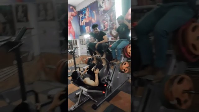 'aisa konsa dil me dard #fitness #gymmotivation #funny like video'