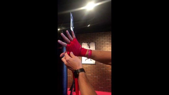 '9Round Fitness Kearny Mesa - Hand Wrapping'