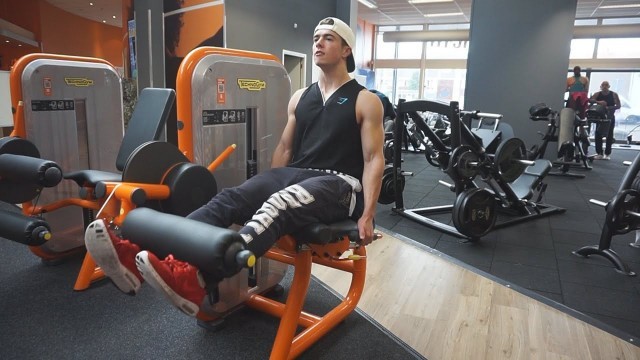 'FaZe JzpR Breaks Down Leg Workout'