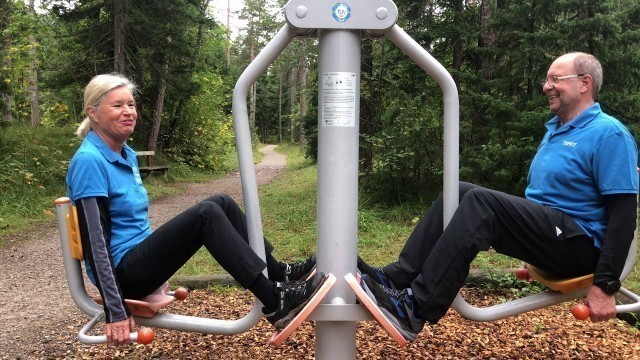 'TEPFIT-Clip mit Heidi und Peter - Outdoor-Fitness - Leg Press'