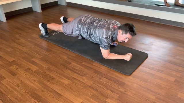 'Fernando Fitness Tips | Plank Paddle Pull Through'