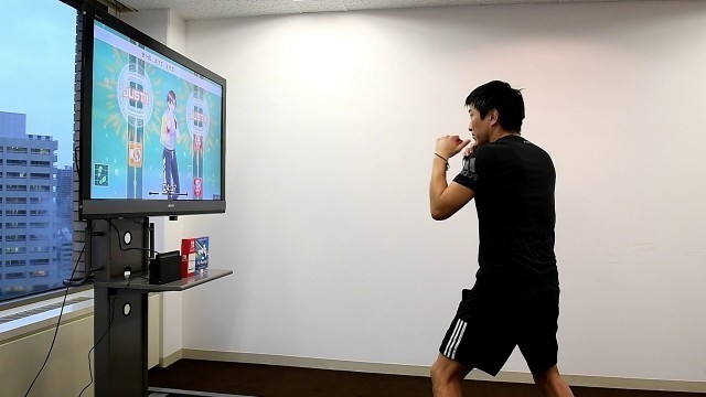 'プロインストラクターによる「Fit Boxing」デモプレイ'