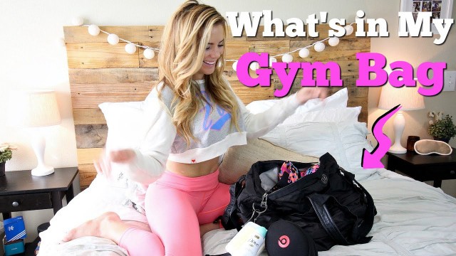 'What\'s in My Gym Bag | Workout Motivation'