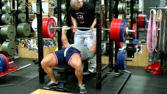 'john cena raw bench press 481 lbs'