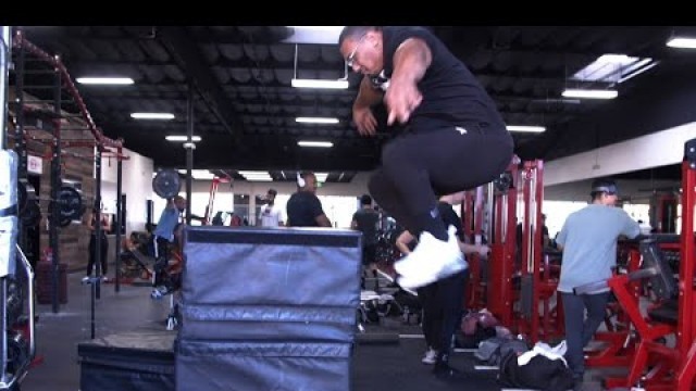 'MY LAST SQUAT PR OF 2018! LARRYWHEELS VS BRADLEY MARTYN BOX JUMP'