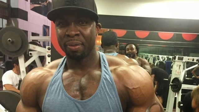 'INTENSE HIGH VOLUME HEAVYWEIGHT SHOULDER  WORKOUT | BIG ROB'