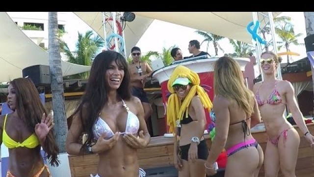 'fitness bikini girls, one fail but a lot of sexy dance, Cancun, Mexico 2018'