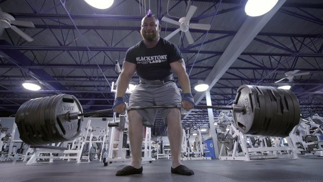 'Strongman Rob Kearney Squat and Deadlift Workout | 765lb Deadlift!'