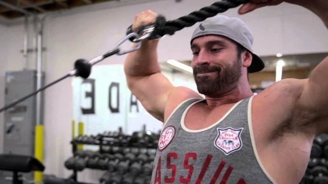 'Bradley Martyn | BIG SHOULDER ROUTINE'