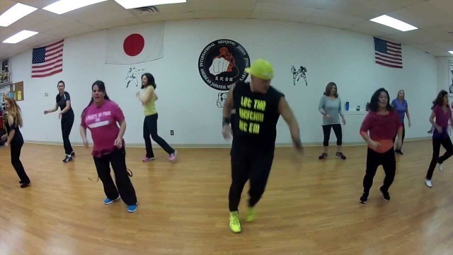 'Dance Fitness: \"Zumba Danza Kuduro Remix\" By Este Habana'