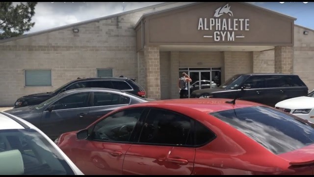 'VISITING ALPHALETE GYM WITH CHRISTIAN GUZMAN'