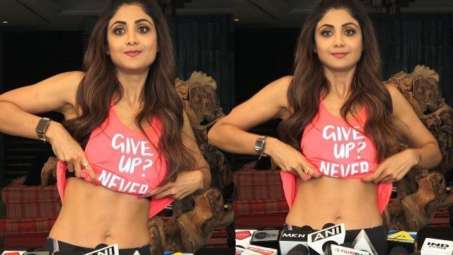 'Shilpa Shetty Flaunting Her Amazing 6pack Abs While Talking About Her Yoga App on Yoga Day'