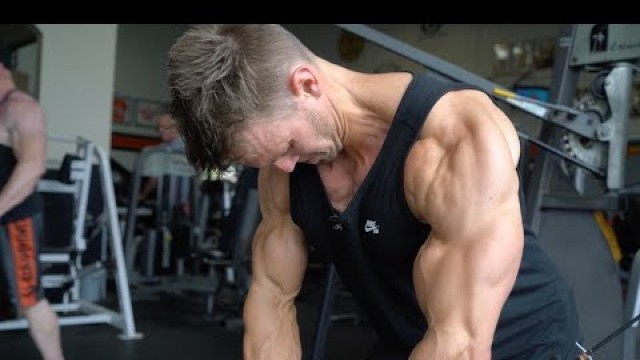 'Superset Chest Workout - Rob Riches'