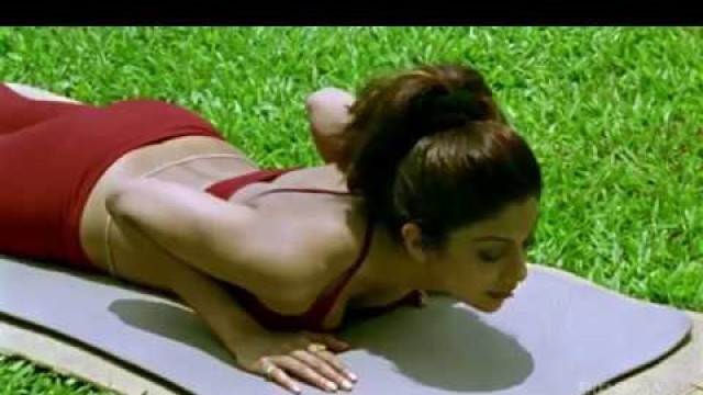 'Shilpa shetty yoga most popular video'