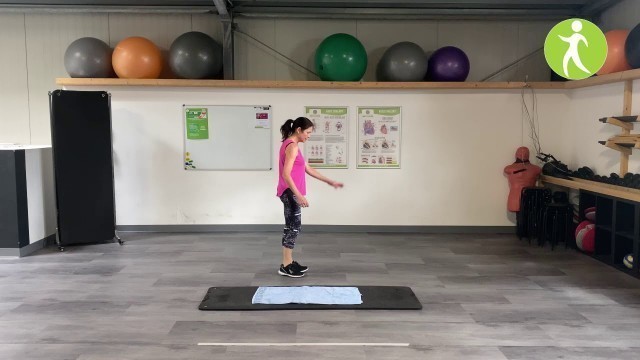 'FATBURNER Kurs mit Karin 1 - HOMEWORKOUT - Trainingsübungen für Zuhause - Deluxe Fitness'