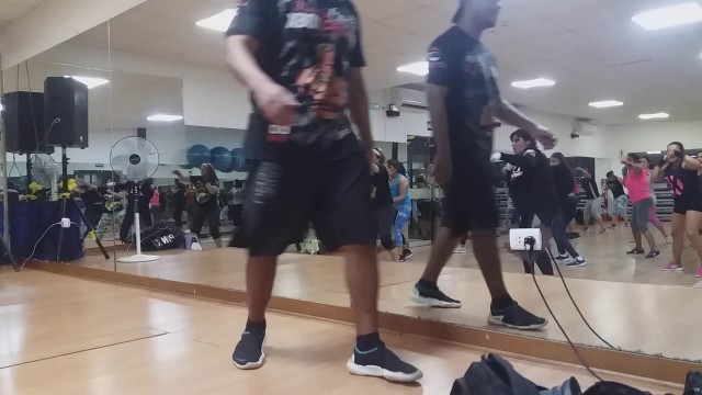 'clase de Xbox (1) con Jorge Garcia en el Vip Fitness Club'