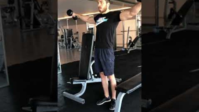 'Nasıl Yapılır : Dumbbell Front Side Rotation (Omuz Hareketi)'