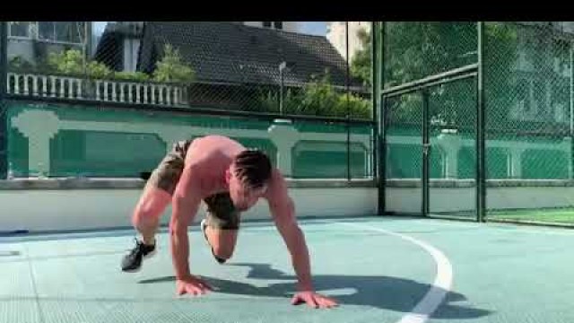 'Chris Hemsworth morning workout'