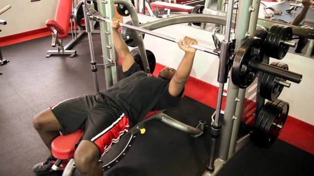 'Smith Machine Regular Bench Press'